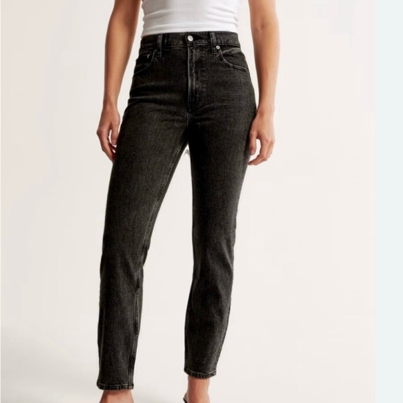 Abercrombie & Fitch Denim - Abercrombie & Fitch The Mom High Rise Black Jean